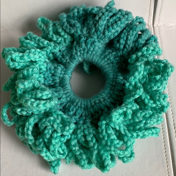 Grandma’s Crocheted scrunchy - Picture 2 of 6